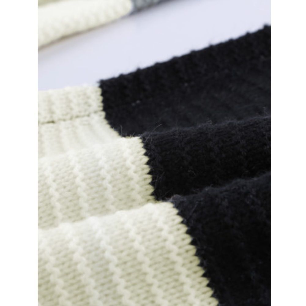 Button Detail Colorblock Sweater - Picture 9 of 9